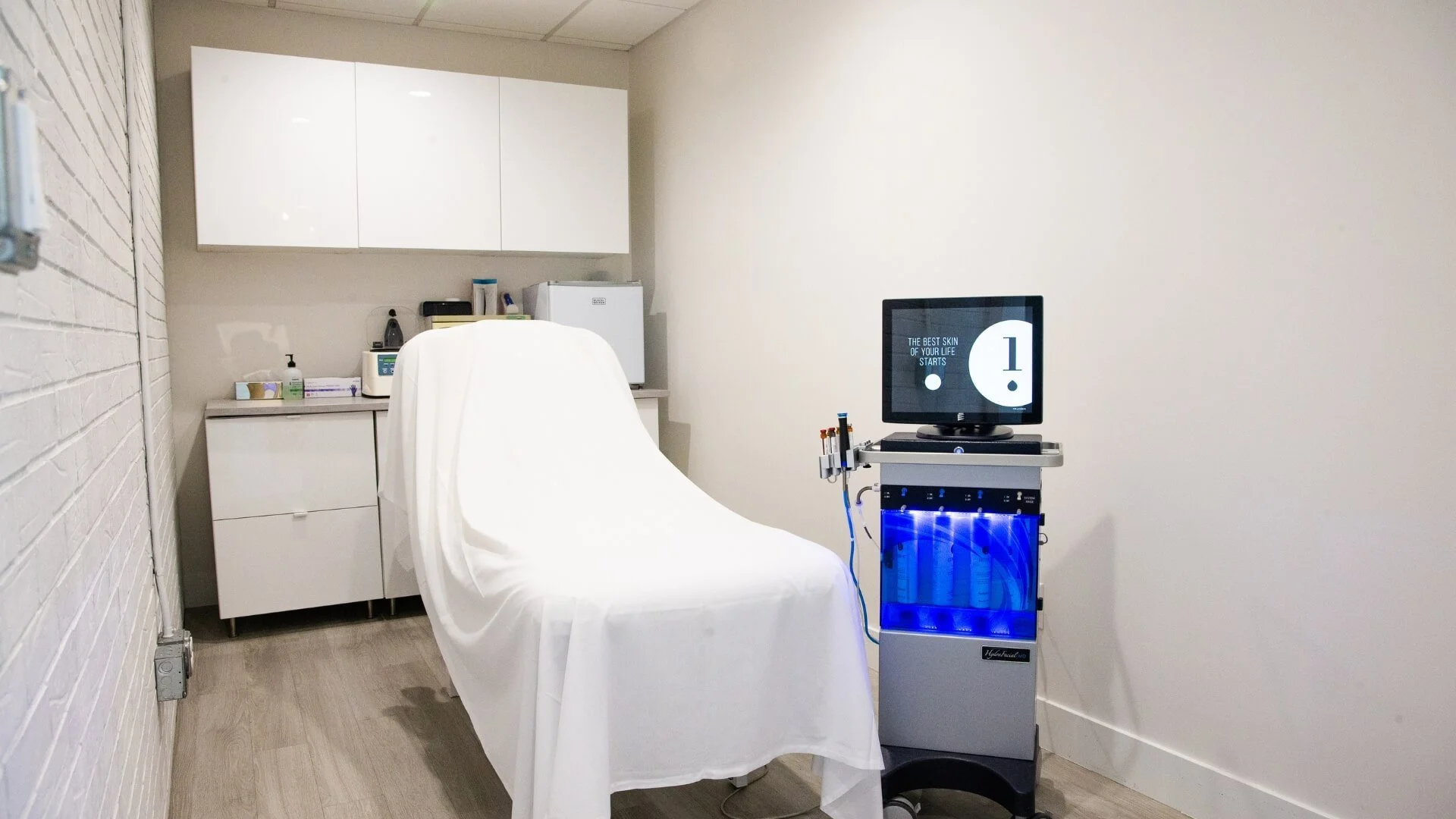 Jack Zamora MD Cosmetic Surgery and Aesthetics - HydraFacial